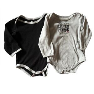 ⭐️3/$15⭐️ HB Baby EUC Black & Gray Onesies sz 18m